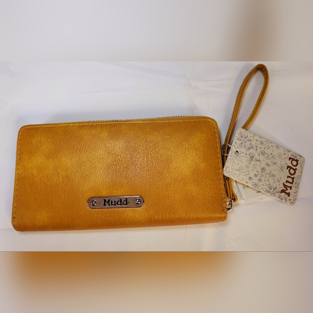 Mudd wristlet wallet